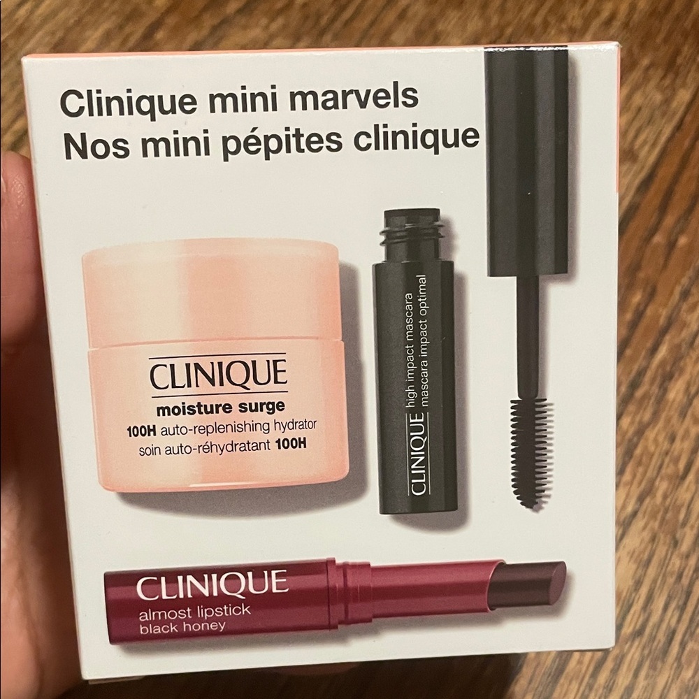 Clinique Mini Marvels Set - Black and Deep Berry